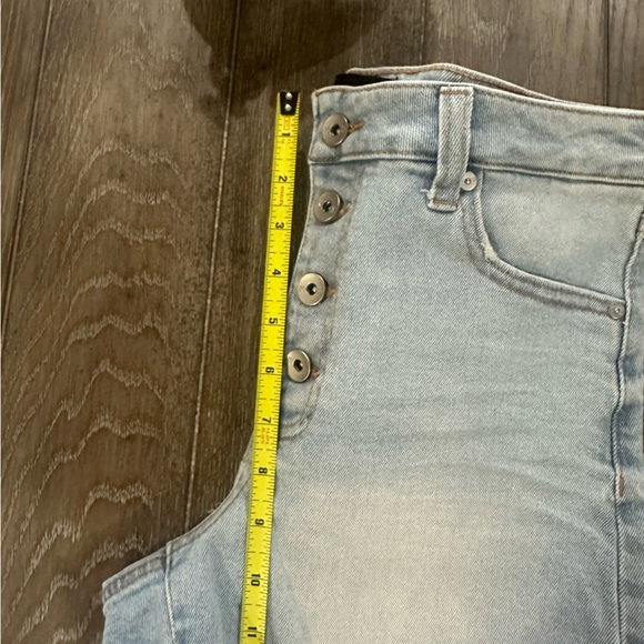 Kendall & Kylie Hipster Short - Picture 10 of 11